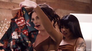 Gadis seksi dalam porn - Doubling Up on Sexy Lingerie di HOT-GIRLS-PORN.COM