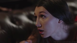 Ragazze sexy nel porno - Natural Tits Stepmom Takes on Stepdaughter's BF su HOT-GIRLS-PORN.COM