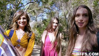 สาวสวยเซ็กซี่ในหนังโป๊ - Best Friend Hike with Hot Girls HOT-GIRLS-PORN.COM