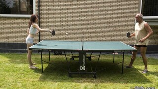 Sexy Mädchen in Porno - Attilah and Minnie's Outdoor Doggystyle auf HOT-GIRLS-PORN.COM