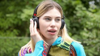 포르노의 섹시한 여자 - HOT-GIRLS-PORN.COM의 Blonde Teen with Small Tits Pleasures Herself