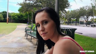Ragazze sexy nel porno - Reverse Cowgirl Niki su HOT-GIRLS-PORN.COM
