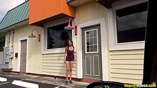Sexy beauties in porn - Outdoor Facial for Brunette Chasity HOT-GIRLS-PORN.COM