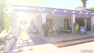 포르노의 섹시한 미녀 - Outdoor Cowgirl Ride with Blonde HOT-GIRLS-PORN.COM