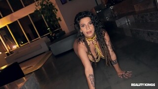 Sexy girls in porn - Indica's Deepthroat Delight on HOT-GIRLS-PORN.COM