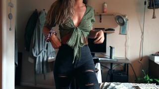 Sexy Mädchen in Porno - Spanked bubble butt blonde screams in pleasure – amateur POV auf HOT-GIRLS-PORN.COM