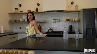 สาวสวยเซ็กซี่ในหนังโป๊ - Amateur Kataljina Kittin Cheats with Enhanced Body HOT-GIRLS-PORN.COM