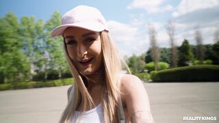 Bellezze sexy nel porno - Natural Tits, Thong, and Anal Fun HOT-GIRLS-PORN.COM