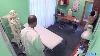 Gadis seksi dalam porn - Pussy Licking and Ass Fingering with Doctor di HOT-GIRLS-PORN.COM