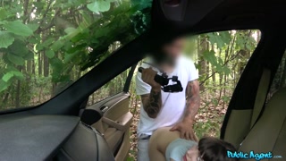 Sexy girls in porn - Blowjob in the Car for a French Lost Girl on HOT-GIRLS-PORN.COM