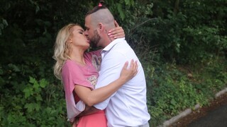 Gadis seksi dalam porn - Tattooed Cherry Kiss Gets Handjob di HOT-GIRLS-PORN.COM