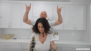 Sexy girls in porn - The Gardener's Blowjob Adventure on HOT-GIRLS-PORN.COM
