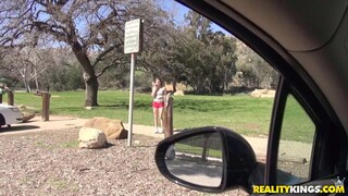 Sexy dívky v pornu - Missionary in the Sun na HOT-GIRLS-PORN.COM
