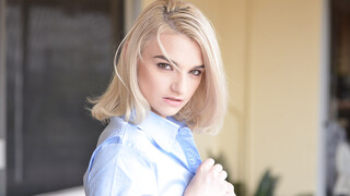 Ragazze sexy nel porno - Petite Teen Stevie Grey Business Pleasures su HOT-GIRLS-PORN.COM