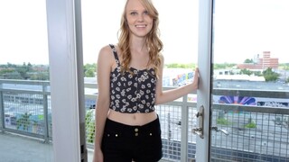 Seksowne piękności w porno - Blonde Girl Gets Gushed with Cum HOT-GIRLS-PORN.COM