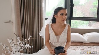 Filles sexy dans le porno - Runaway Bride Wears Stockings for Rough Outdoor Sex sur HOT-GIRLS-PORN.COM