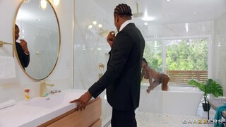 Sexy Mädchen in Porno - Spanking Ebony's Bubble Butt auf HOT-GIRLS-PORN.COM