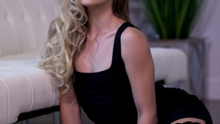 Gadis seksi dalam porn - Blonde Naomi Swann Natural Tits Bounce on Keiran Lee's Dick di HOT-GIRLS-PORN.COM