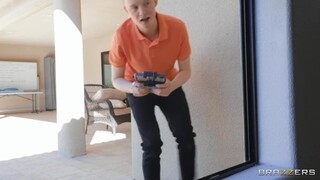 Sexy Mädchen in Porno - Big Ass Latina Gets Pussy Licked and Fucked auf HOT-GIRLS-PORN.COM