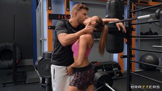 สาวเซ็กซี่ในหนังโป๊ - Threesome Takes on the Treadmill บน HOT-GIRLS-PORN.COM
