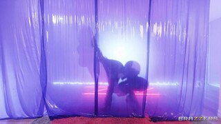 Gadis seksi dalam porno - Luna Star’s Ass-to-Mouth & Squirt in Cum Thru 4 di HOT-GIRLS-PORN.COM
