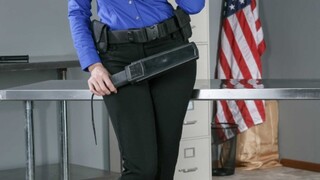 Gadis seksi dalam porno - Spanking and Seduction on a Plane di HOT-GIRLS-PORN.COM