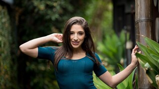 Sexy dívky v pornu - The Housewife's Outdoor Blowjob na HOT-GIRLS-PORN.COM