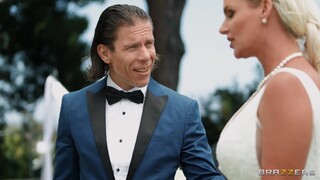 Raparigas sexy no pornô - Face Sitting and 69: A Lesbian Wedding Extravaganza no HOT-GIRLS-PORN.COM