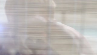 ポルノのセクシーな女の子 - HOT-GIRLS-PORN.COM の Blonde babe shaves then fucks hard in bathroom