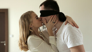 포르노의 섹시한 여자 - HOT-GIRLS-PORN.COM의 Passionate Couple Fuck - Young Blonde with Big Areolas