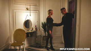 Sexy Mädchen in Porno - Naughty MILF Claudia Macc Undressed And Ready To Fuck auf HOT-GIRLS-PORN.COM
