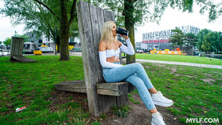 ポルノのセクシーな女の子 - HOT-GIRLS-PORN.COM の Mr. London Fucks Horny MILF Rhiannon Ryder Deep