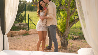 Bellezze sexy nel porno - Alexa Tomas Bare & Wild in Garden of Eden with Maximo Garcia HOT-GIRLS-PORN.COM