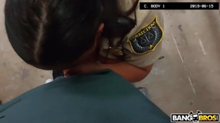 Gadis seksi dalam porn - Big tits Latina Kailani Kai sucks and rides inmate di HOT-GIRLS-PORN.COM