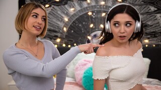 Sexy Mädchen in Porno - Stepfamily Taboo - Kristen Scott Licks Sia Lust’s Small Tits & Pussy auf HOT-GIRLS-PORN.COM