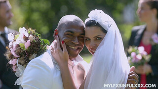 Sexy Schönheiten im Porno - MILF Canela Skin’s Pre-Wedding Fuck Fest HOT-GIRLS-PORN.COM
