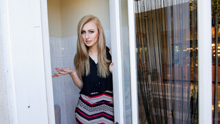 Sexy meisjes in porno - Alexa Grace Takes a Speedy Cock Before Dinner op HOT-GIRLS-PORN.COM