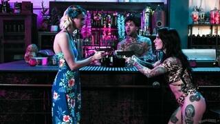 Garotas sexy no pornô - Evil Tiki Babes Part 3 - Small Hands Fucks Emma Hix Deep no HOT-GIRLS-PORN.COM
