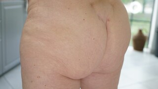 Gadis seksi dalam porn - Horny Cleaning Lady Takes Big Cock Deep di HOT-GIRLS-PORN.COM