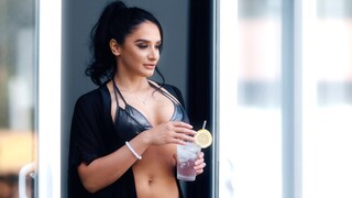 Seksowne dziewczyny w porno - Wild MILF Threesome - Pussy Licking, DP & Facial for Sheena Ryder na HOT-GIRLS-PORN.COM