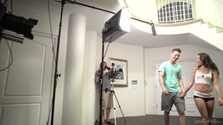 Raparigas sexy no pornô - Step Siblings Go Wild in Behind the Scenes Fuck no HOT-GIRLS-PORN.COM