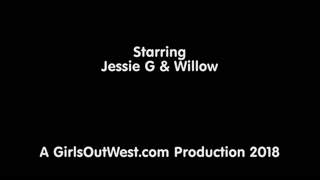 Fete sexy în porn - Redhead Jessie G & Willow - Big Tits Casting Interview pe HOT-GIRLS-PORN.COM