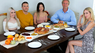 포르노의 섹시한 미녀 - Hot Thanksgiving Threesome: Stepbro Fucks Brunette & Blonde Hard HOT-GIRLS-PORN.COM