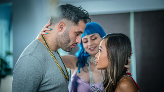 Fete sexy în porn - Step Family Orgy: POV Blowjob & Pussy Licking on NYE pe HOT-GIRLS-PORN.COM