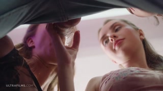 Sexy Mädchen in Porno - Wild Spice Girls – Pussy Licking & 69 in Lingerie auf HOT-GIRLS-PORN.COM
