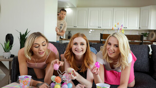 Sexy beauties in porn - Petite Redhead Deepthroats Big Cock on Easter HOT-GIRLS-PORN.COM