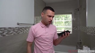 Ragazze sexy nel porno - Big Tits Stepfamily: Grower or Shower in the Shower su HOT-GIRLS-PORN.COM