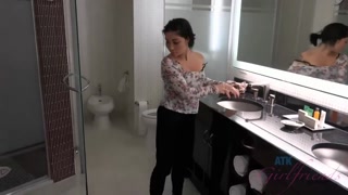 Garotas sexy no pornô - Rina Ellis Shower Sex - Wet & Wild POV Action no HOT-GIRLS-PORN.COM