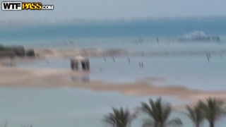 Gadis seksi dalam porn - Leony Aprill's hot beach threesome - Fucking tattooed babes in Egypt di HOT-GIRLS-PORN.COM