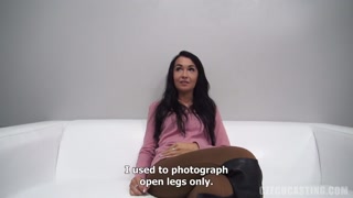 Gadis seksi dalam porno - Misa's Brunette Charm in European Casting di HOT-GIRLS-PORN.COM